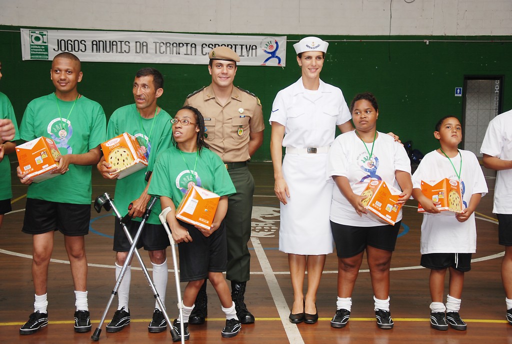 Presença de voluntários da Marinha e do Exército 